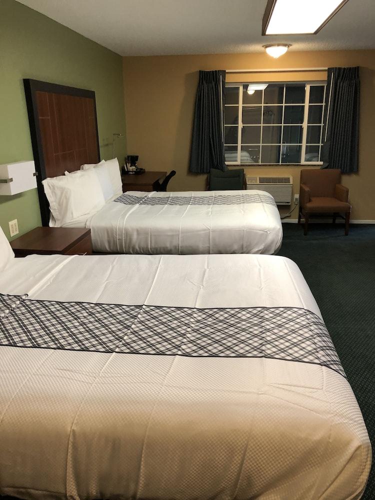 Knight's Inn Motel photo 36