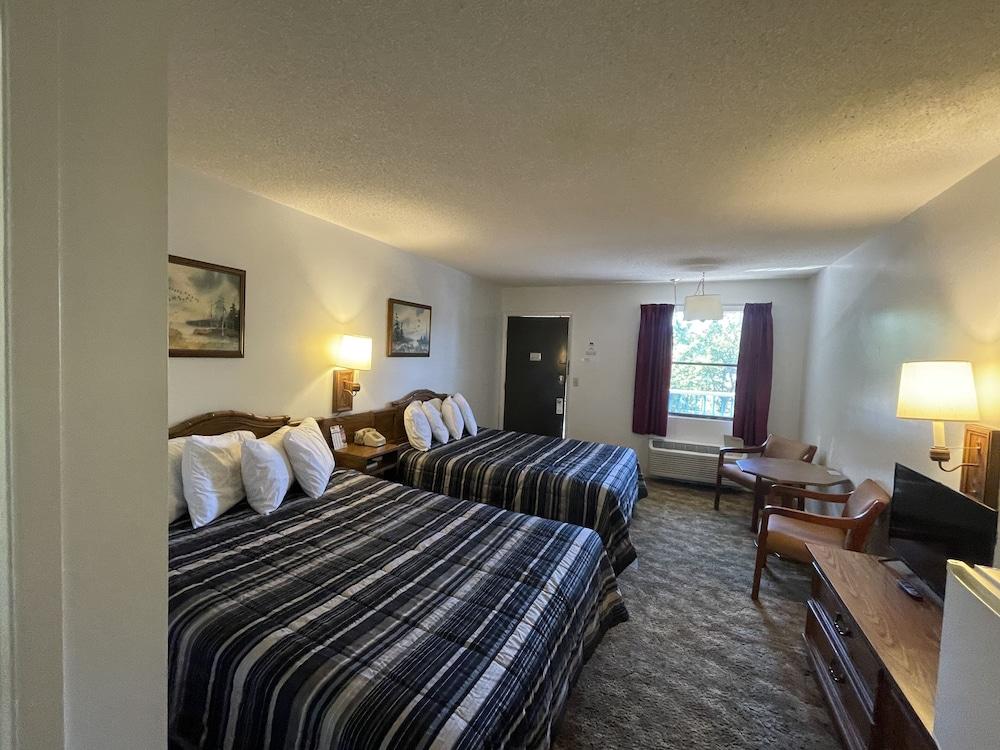 Scottish Inns Osage Beach photo 26