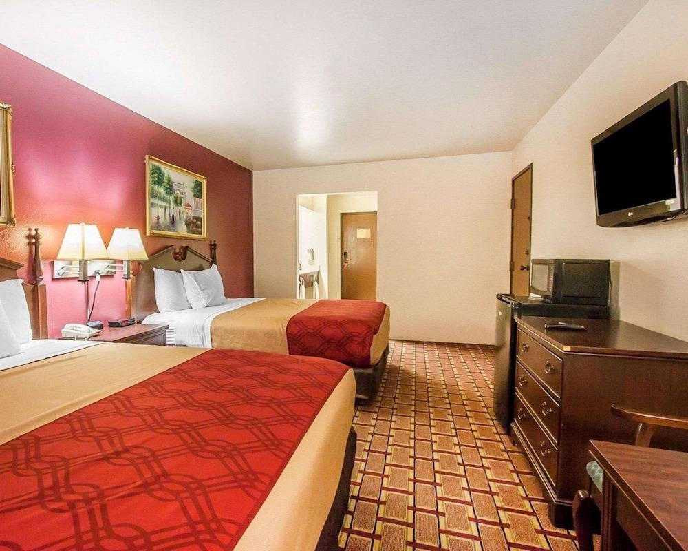 Econo Lodge Dexter photo 24