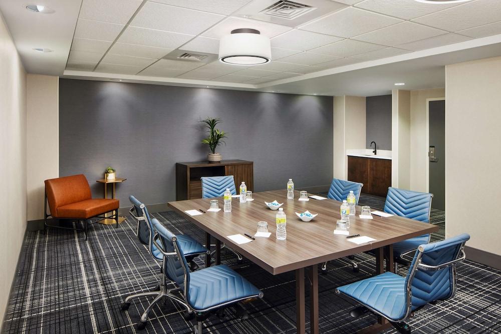 Hilton Charlotte Airport photo 60