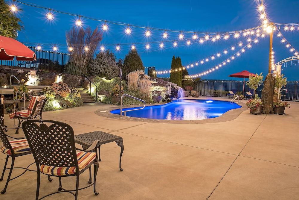 Cameo Heights Mansion photo 63