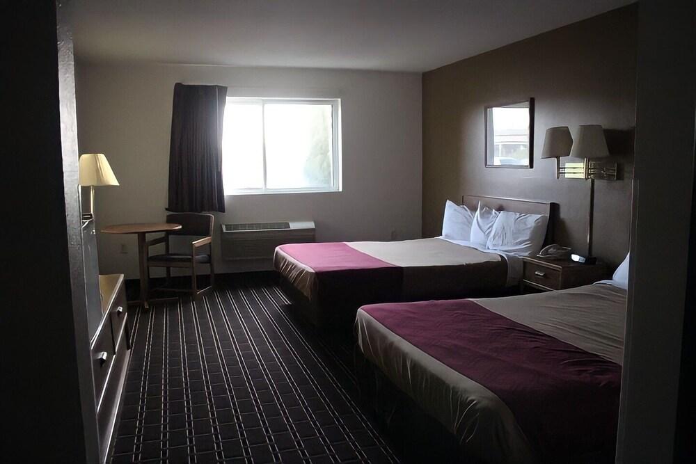 AmeriVu Inn and Suites - Stanley photo 8
