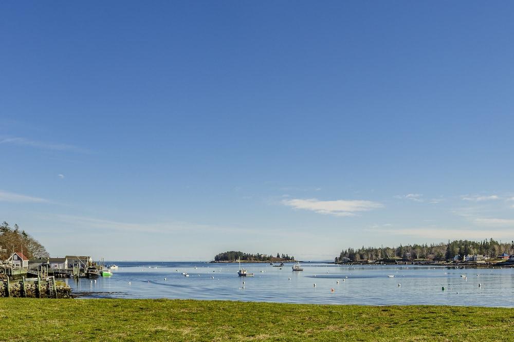 East Wind Inn on the Water photo 1