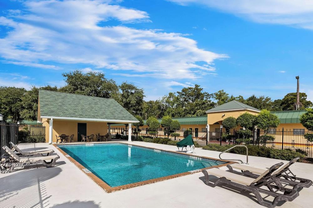 Best Western Forest Inn photo 36