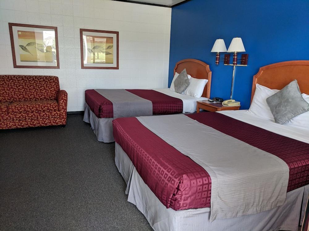 Skyview Motel photo 29