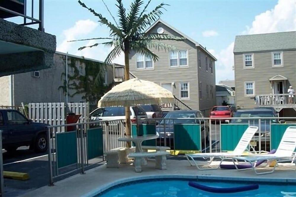 Four Winds Motel photo 37