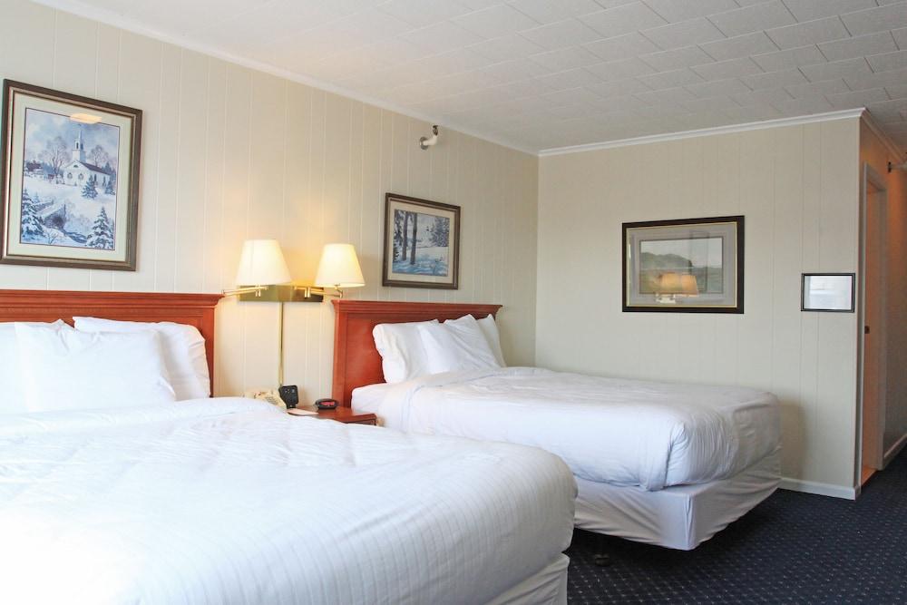 Fishermans Wharf Inn photo 13