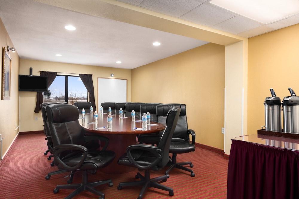 Baymont by Wyndham Springfield IL photo 24