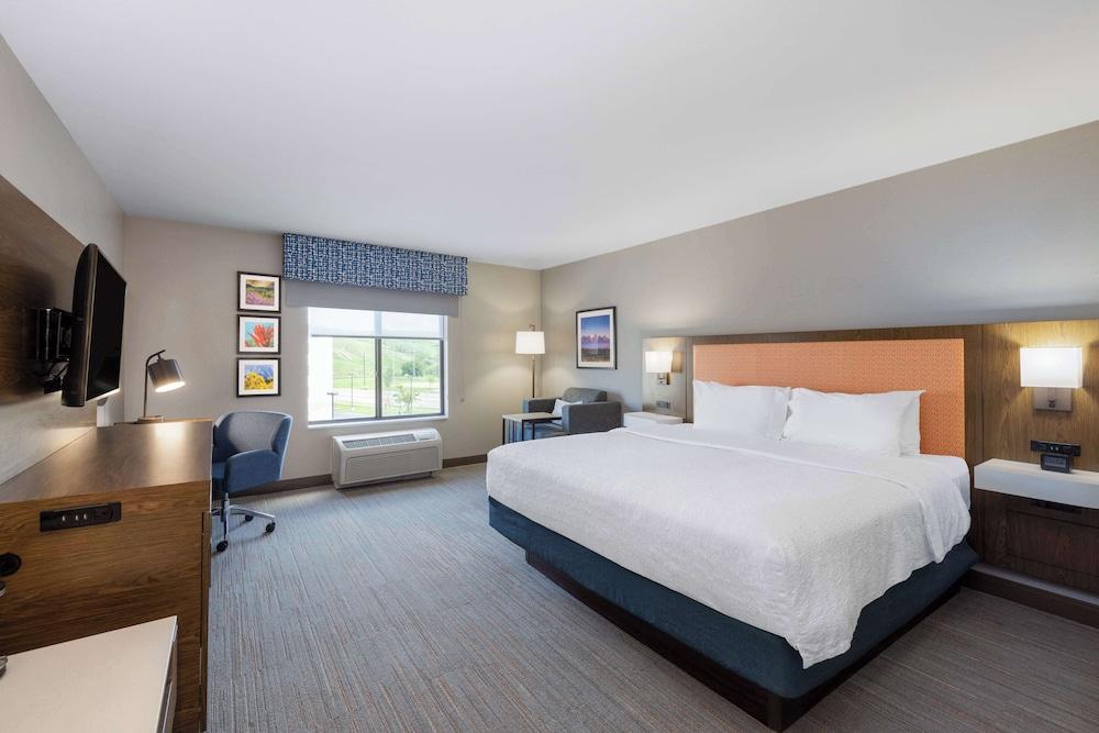Hampton Inn & Suites Casper photo 21