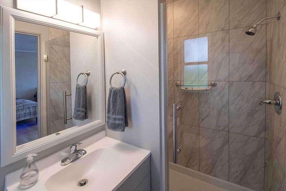 Liberty Hill Executive Inn photo 35