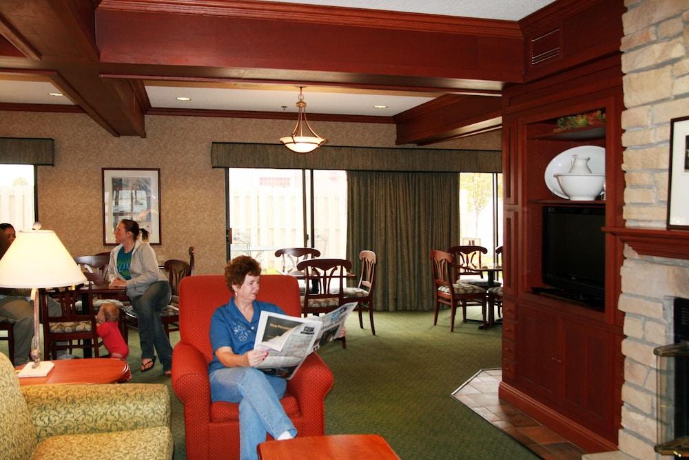 Hampton Inn South Haven photo 5