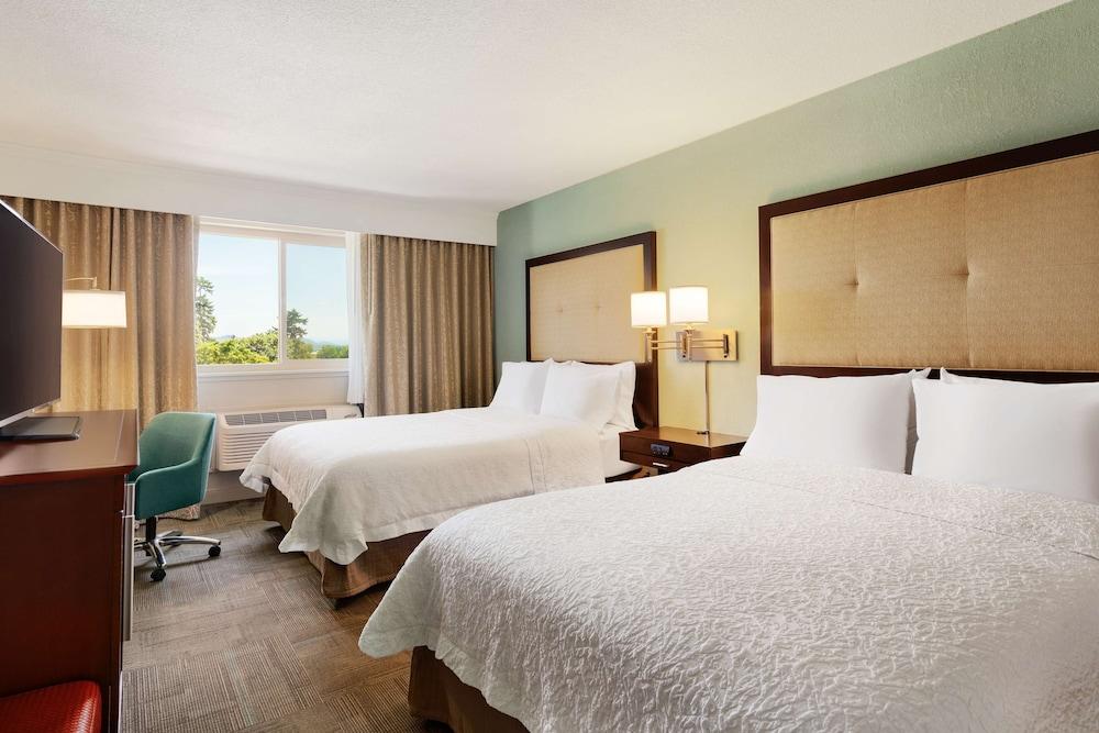 Hampton Inn Clackamas photo 25