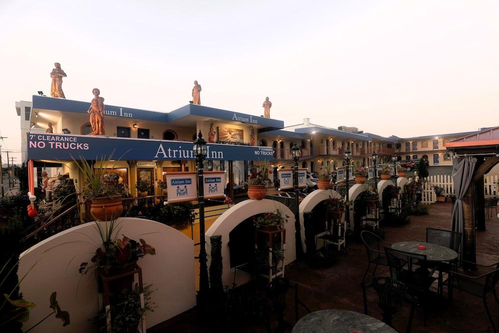 Atrium Inn photo 11