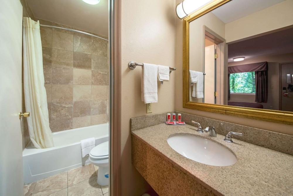 Econo Lodge Mount Laurel - Philadelphia East photo 15