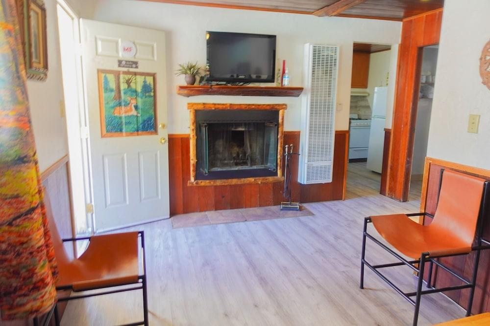 Sleepy Hollow Cabins and Hotel photo 27