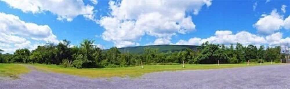 Super 8 by Wyndham Burnham/Lewistown photo 12