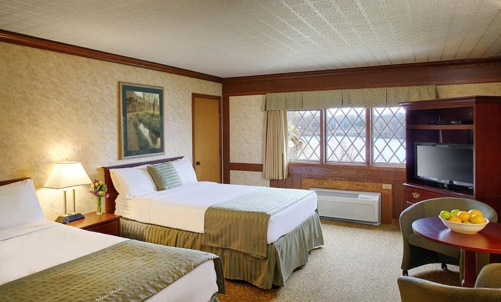Punderson Manor Lodge and Conference Center photo 5