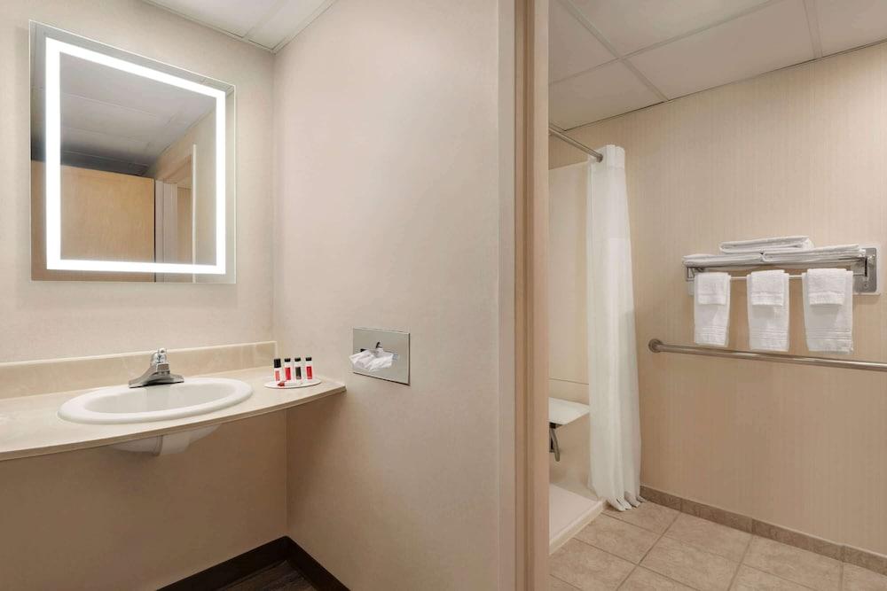 Germaine Inn South Portland photo 10
