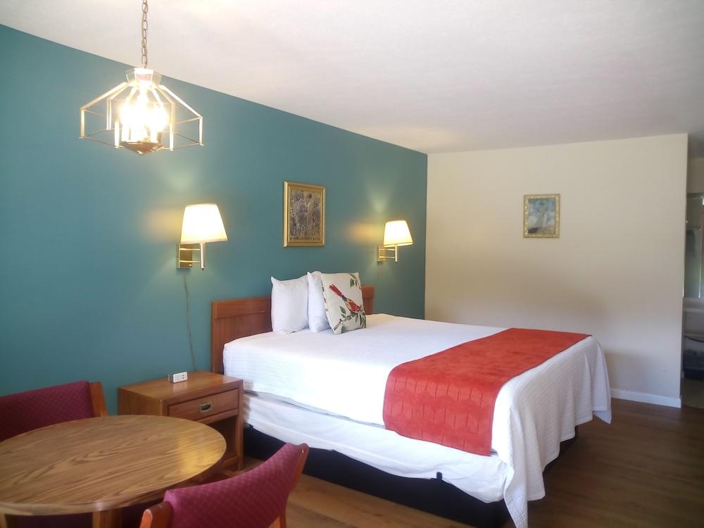 Meadowlark Motel with Restaurant & Bar photo 4