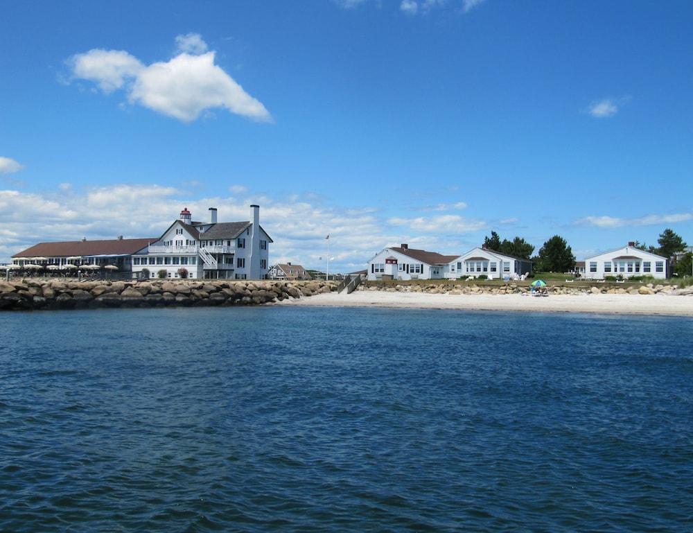 Lighthouse Inn photo 77