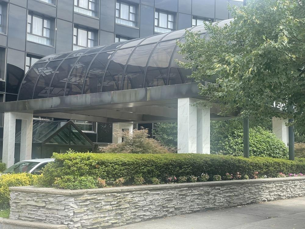 Garden Inn & Suites photo 15