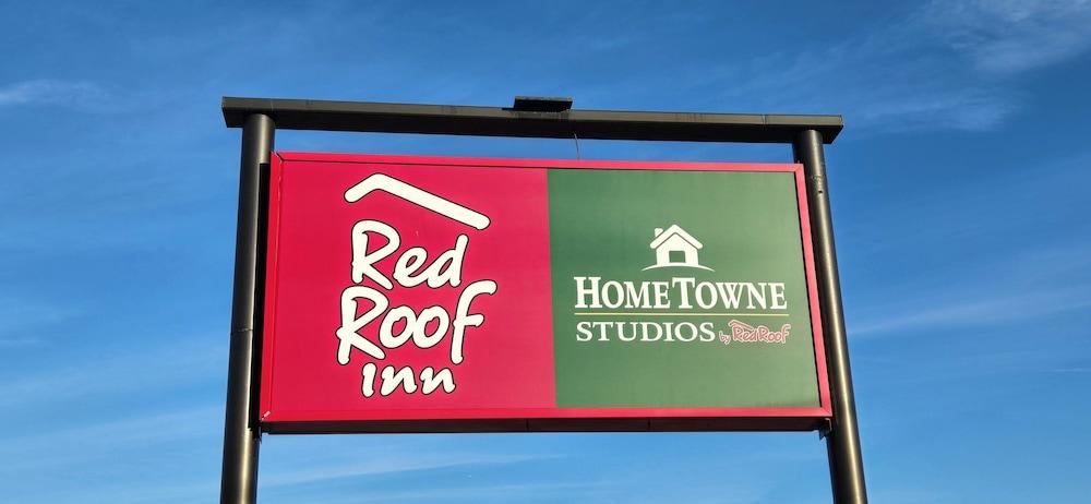 HomeTowne Studios LaGrange photo 24