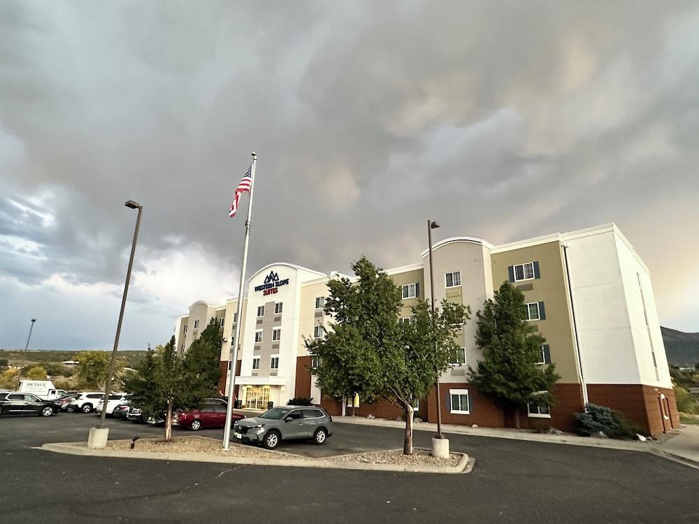 Western Slope suites photo 32