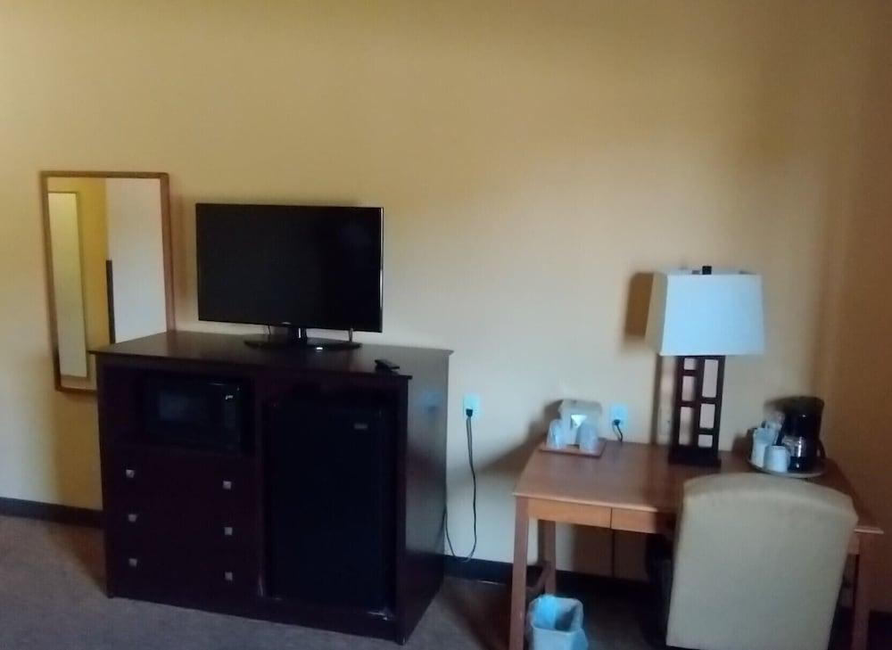 Shary Inn and Suites photo 4