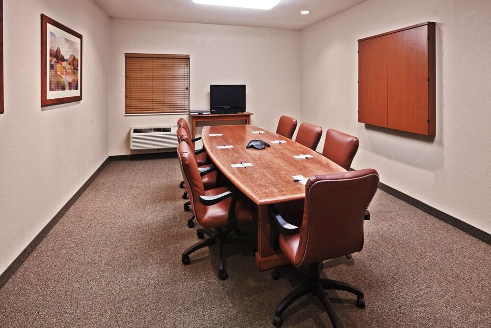 Candlewood Suites Owasso by IHG photo 18