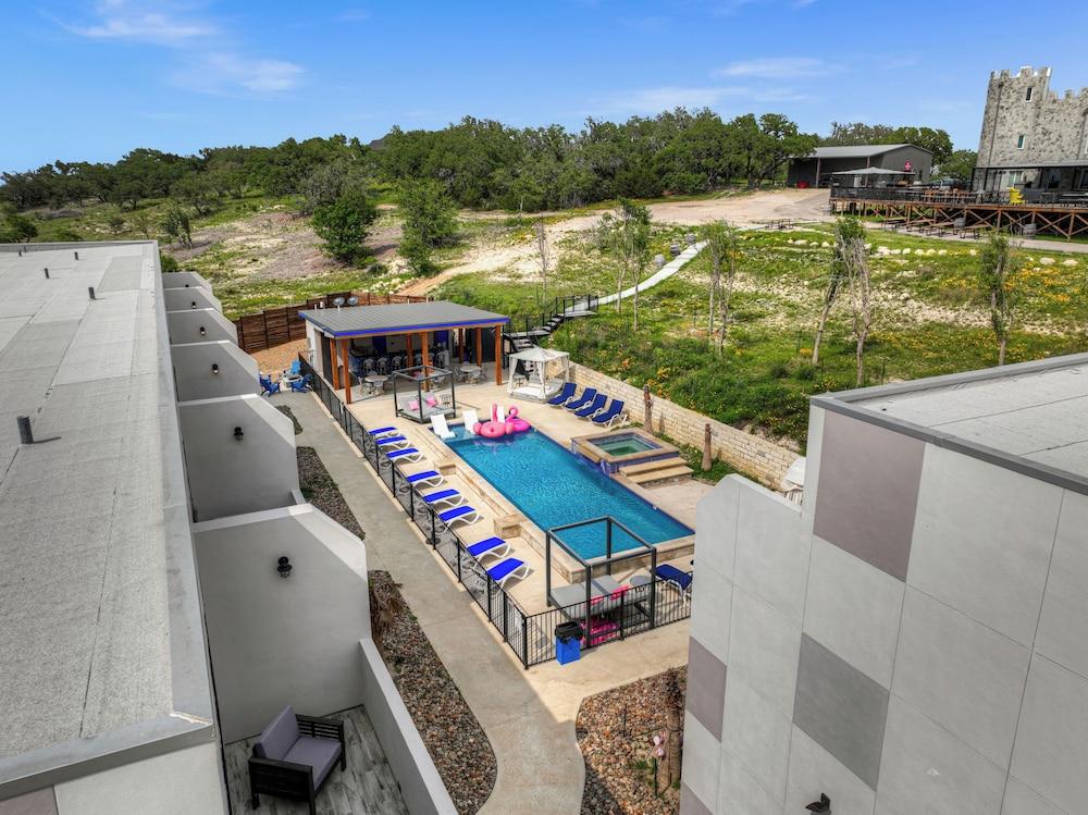 The Bentley Hotel - James Bond Suite - Pool View photo 23