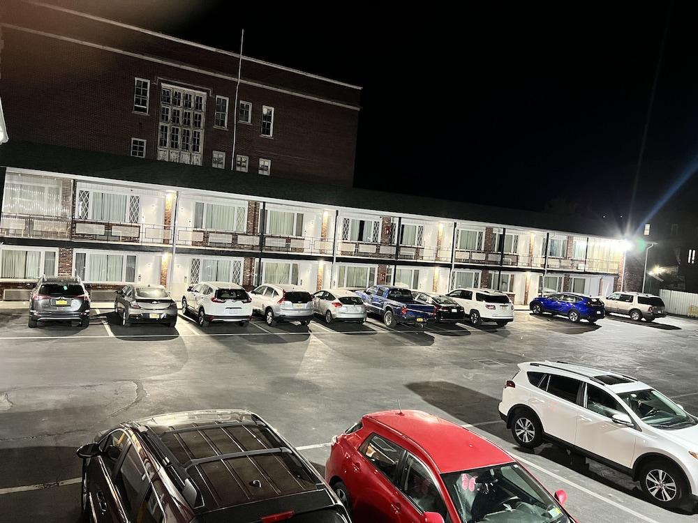 Inn Towne Motel photo 17