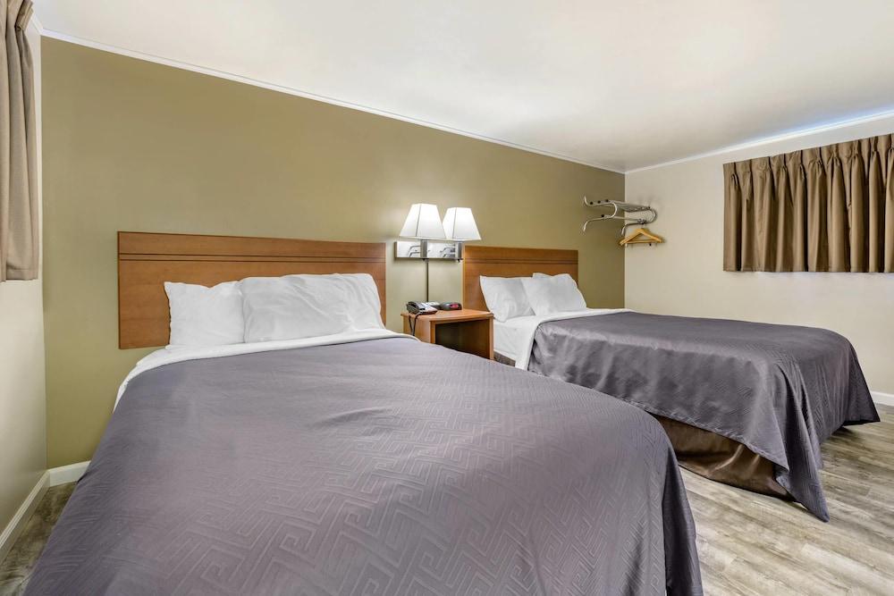 Econo Lodge Bellefonte I-99 photo 23