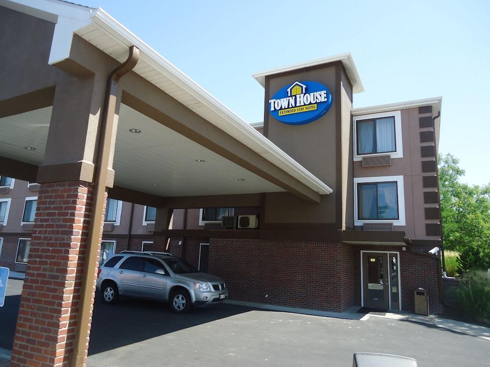 Town House Extended Stay Hotel Downtown photo 36