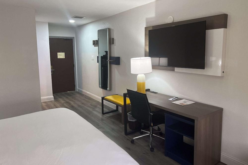 Comfort Inn & Suites Houston Key-Katy photo 16