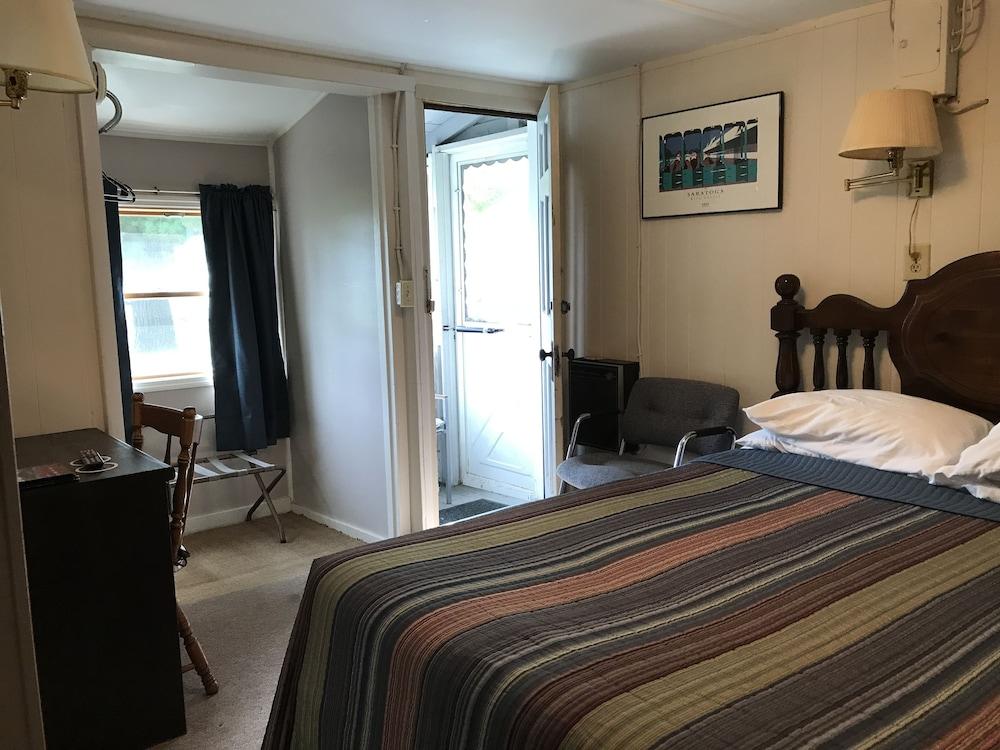 Chamber Lane Motel photo 54