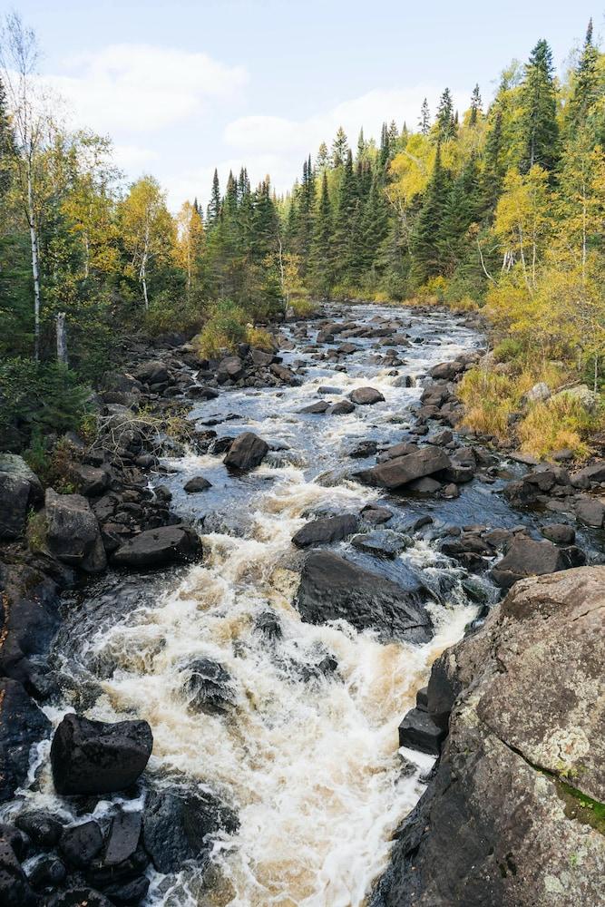 Saganaga Lodge photo 21