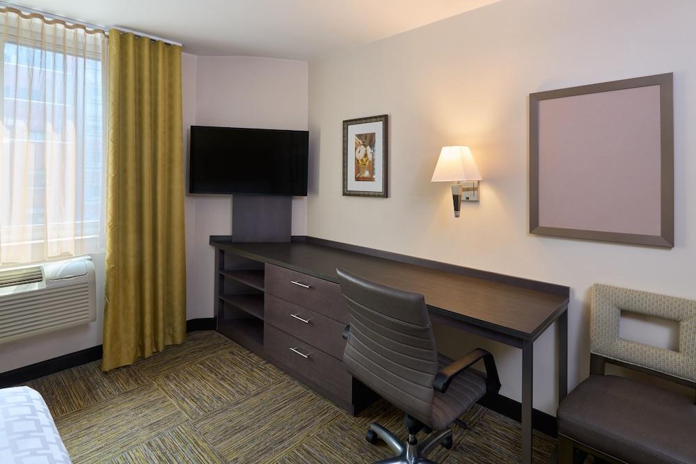 Candlewood Suites New York City-Times Square by IHG photo 5