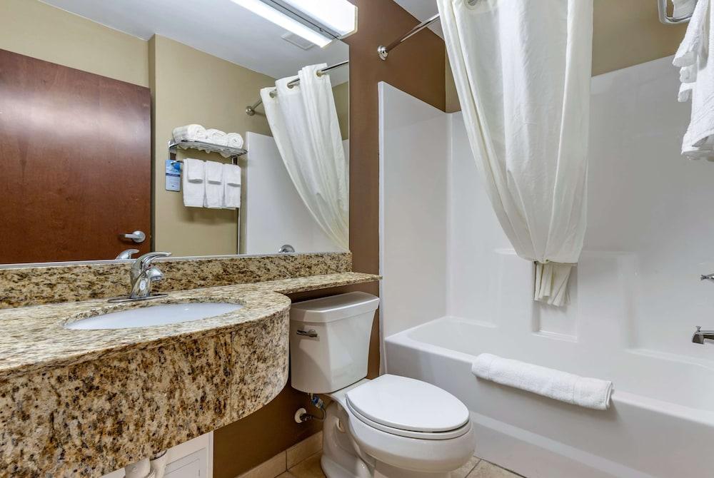 Microtel Inn & Suites By Wyndham Sylva Dillsboro Area photo 18