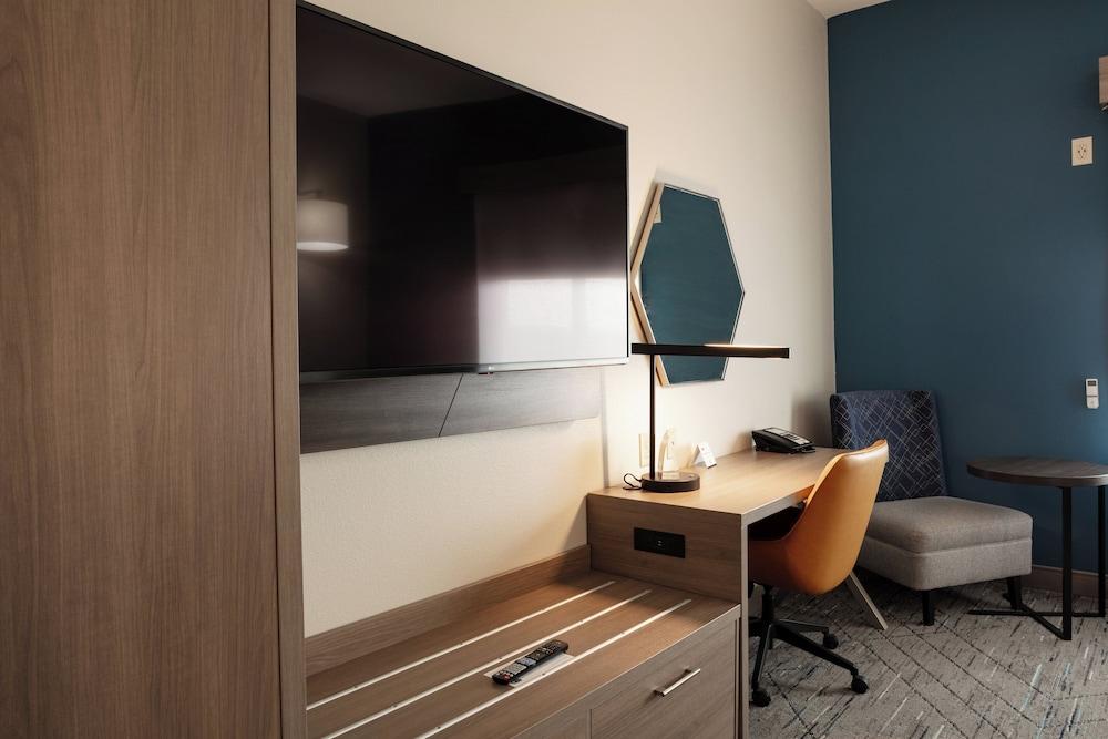 Holiday Inn Express & Suites El Paso West by IHG photo 10