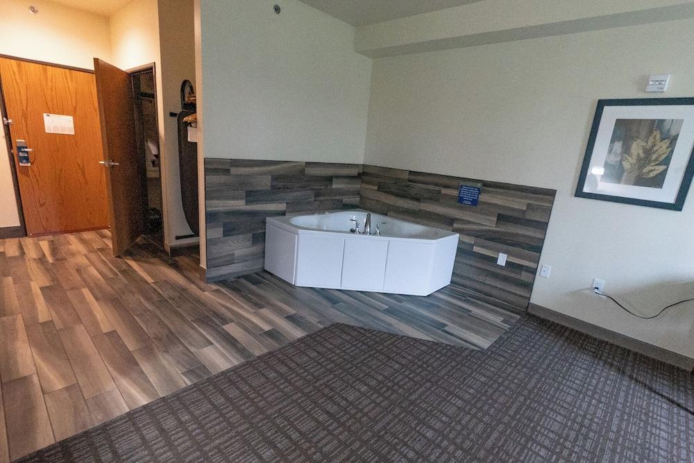 Cobblestone Inn & Suites - Sheldon photo 15