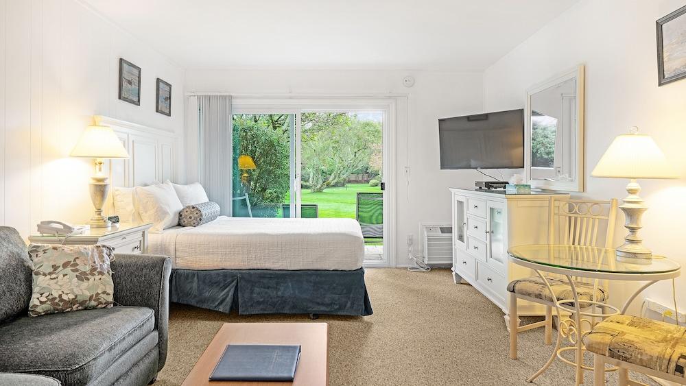 East Hampton House Resort photo 86
