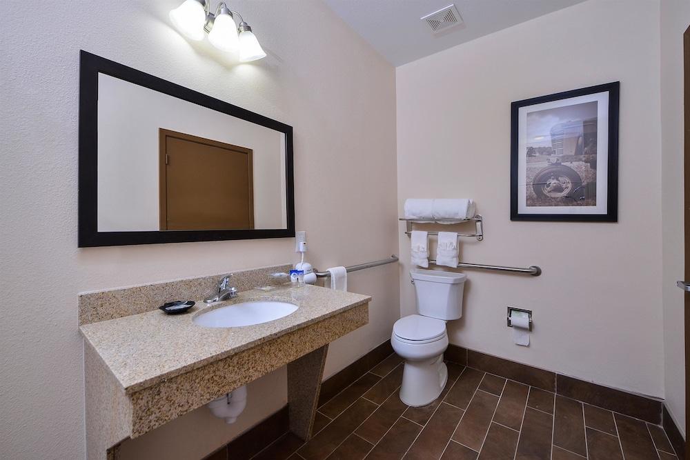 Americas Best Value Inn & Suites Cuero photo 13