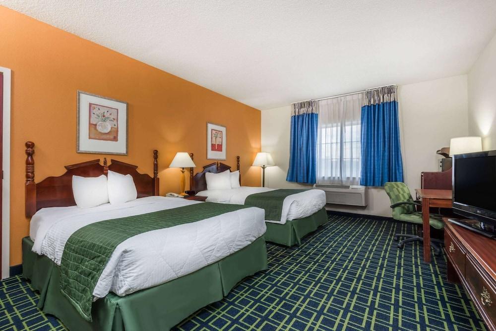 Baymont by Wyndham Greensburg photo 4