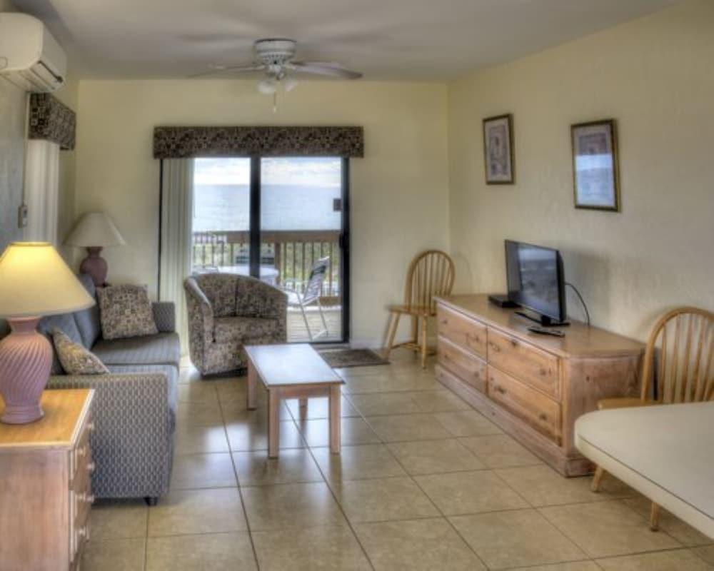 Emerald Seas Deerfield Beach Club photo 3