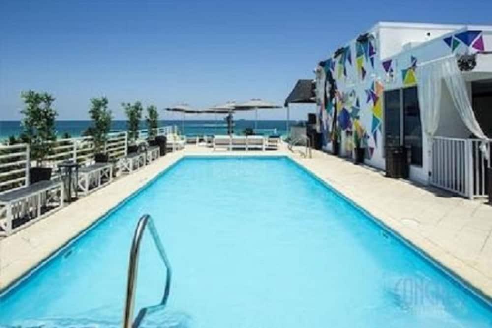 Ocean Drive Studios Beach Front photo 3