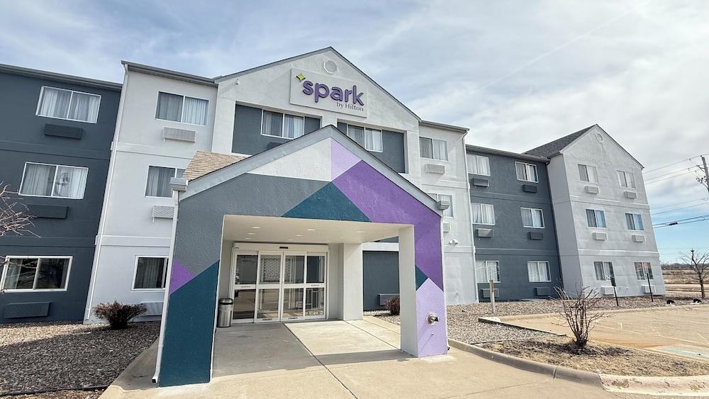 Spark by Hilton Moline Quad Cities photo 38