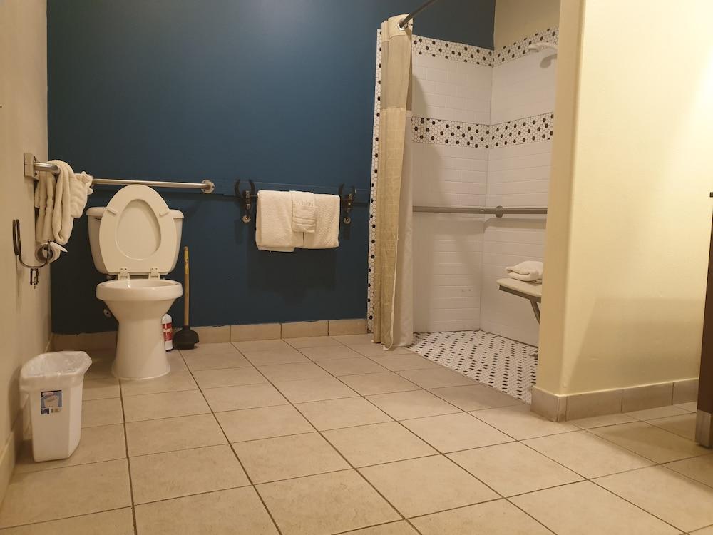 Riata Inn photo 13