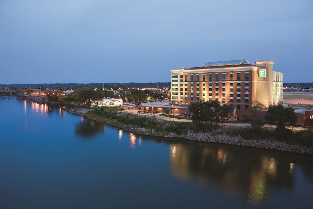 Embassy Suites by Hilton E Peoria Riverfront Conf Center photo 1