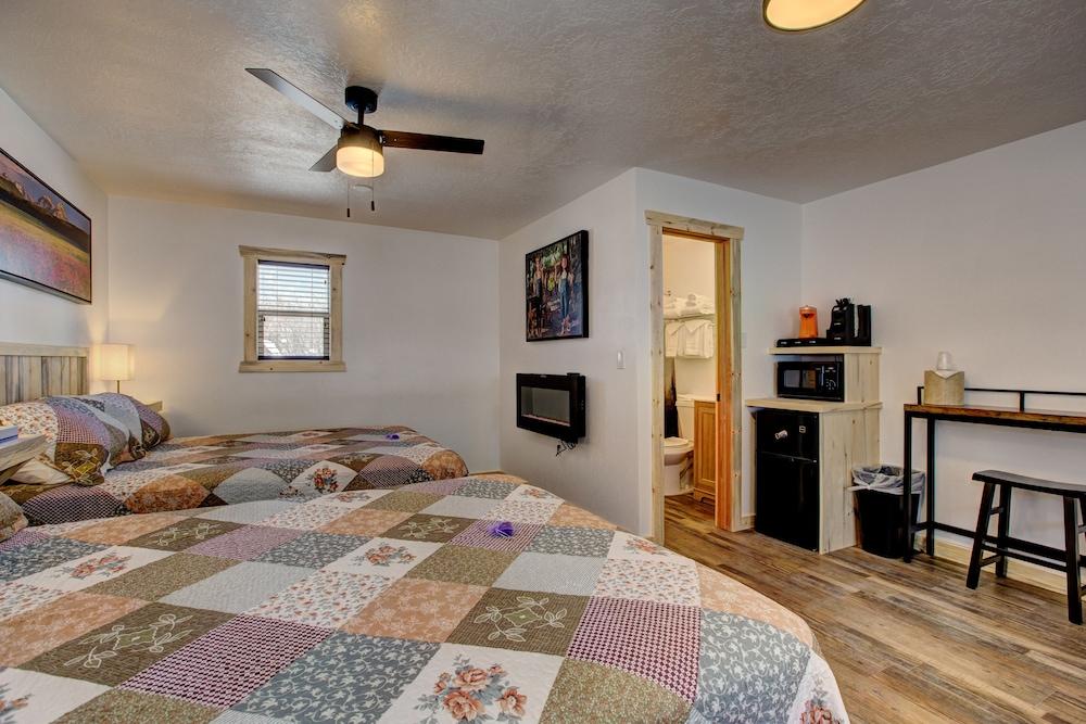 Alpine Lodge and RV photo 9
