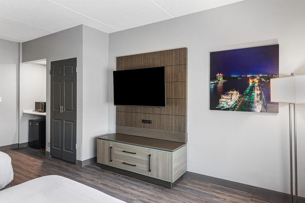 Best Western Plus Savannah Gateway photo 20